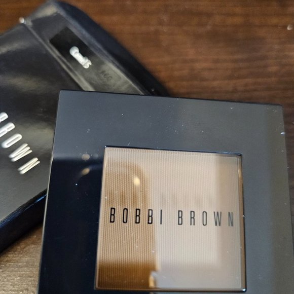 Bobbi Brown Eye Shadow in Camel (NIB) - Picture 5 of 6